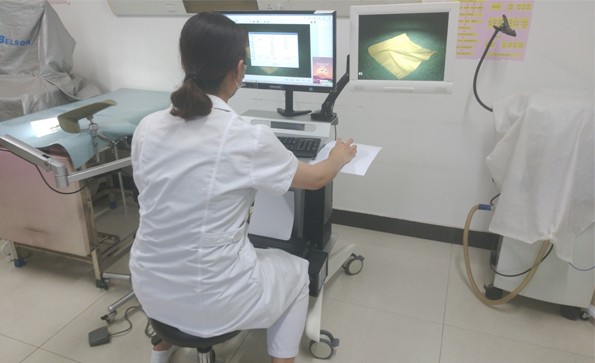 数码电子阴道镜，是诊断宫颈的癌前病变的重要辅助手段